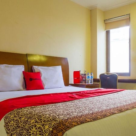 Hotel Reddoorz @ Paskal Hyper Square Bandung Exterior foto