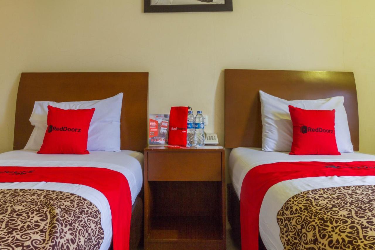 Hotel Reddoorz @ Paskal Hyper Square Bandung Exterior foto