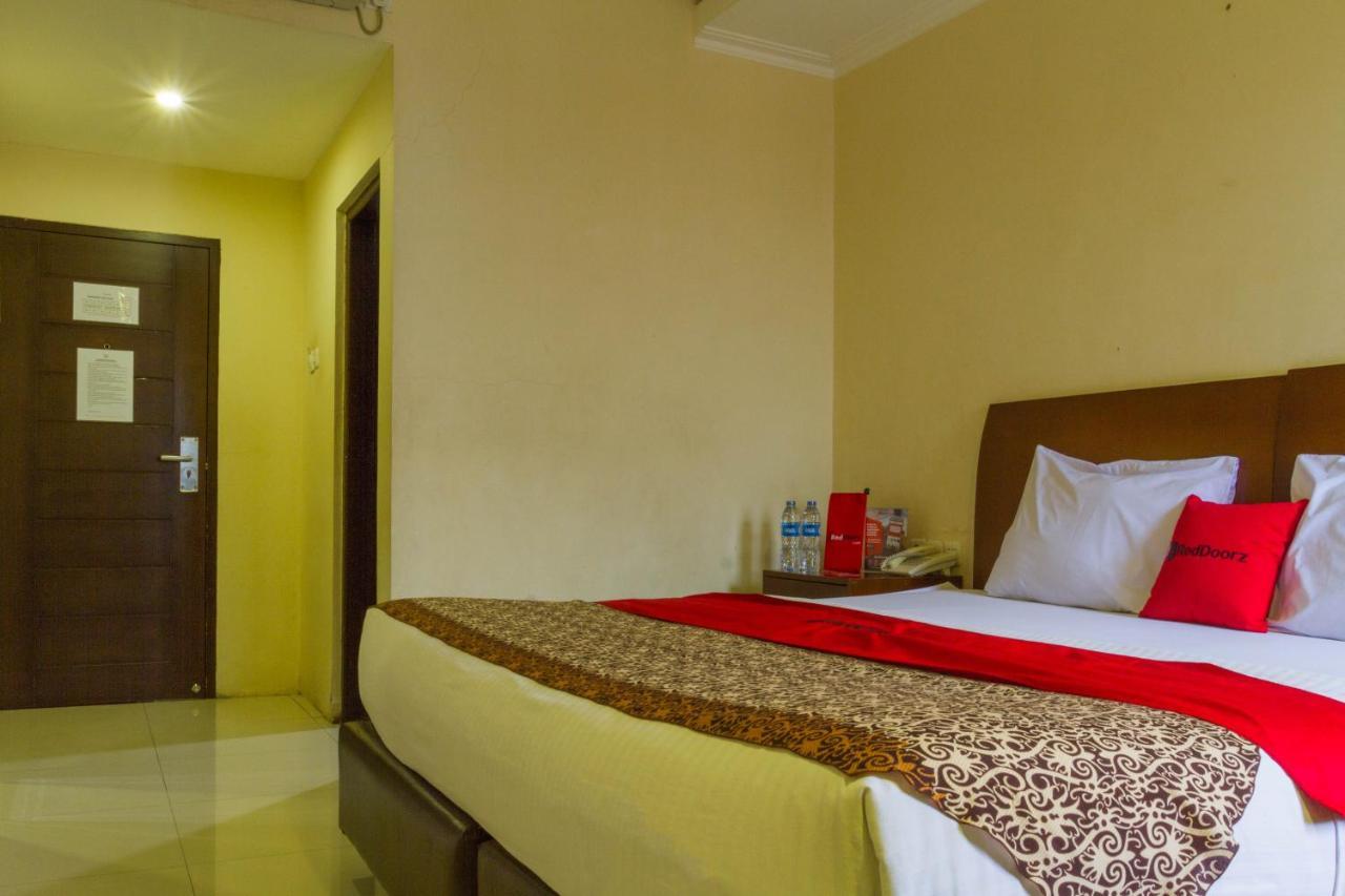 Hotel Reddoorz @ Paskal Hyper Square Bandung Exterior foto
