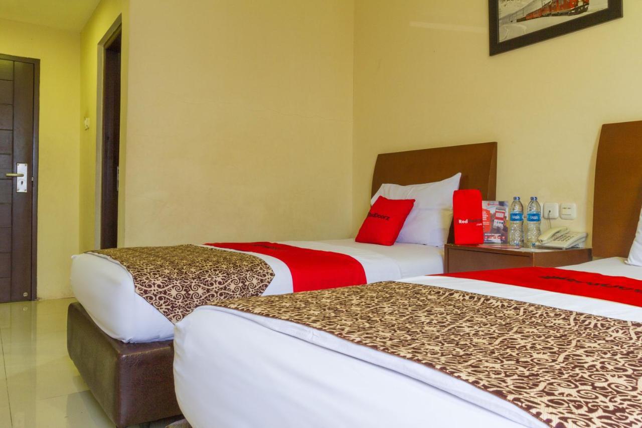 Hotel Reddoorz @ Paskal Hyper Square Bandung Exterior foto