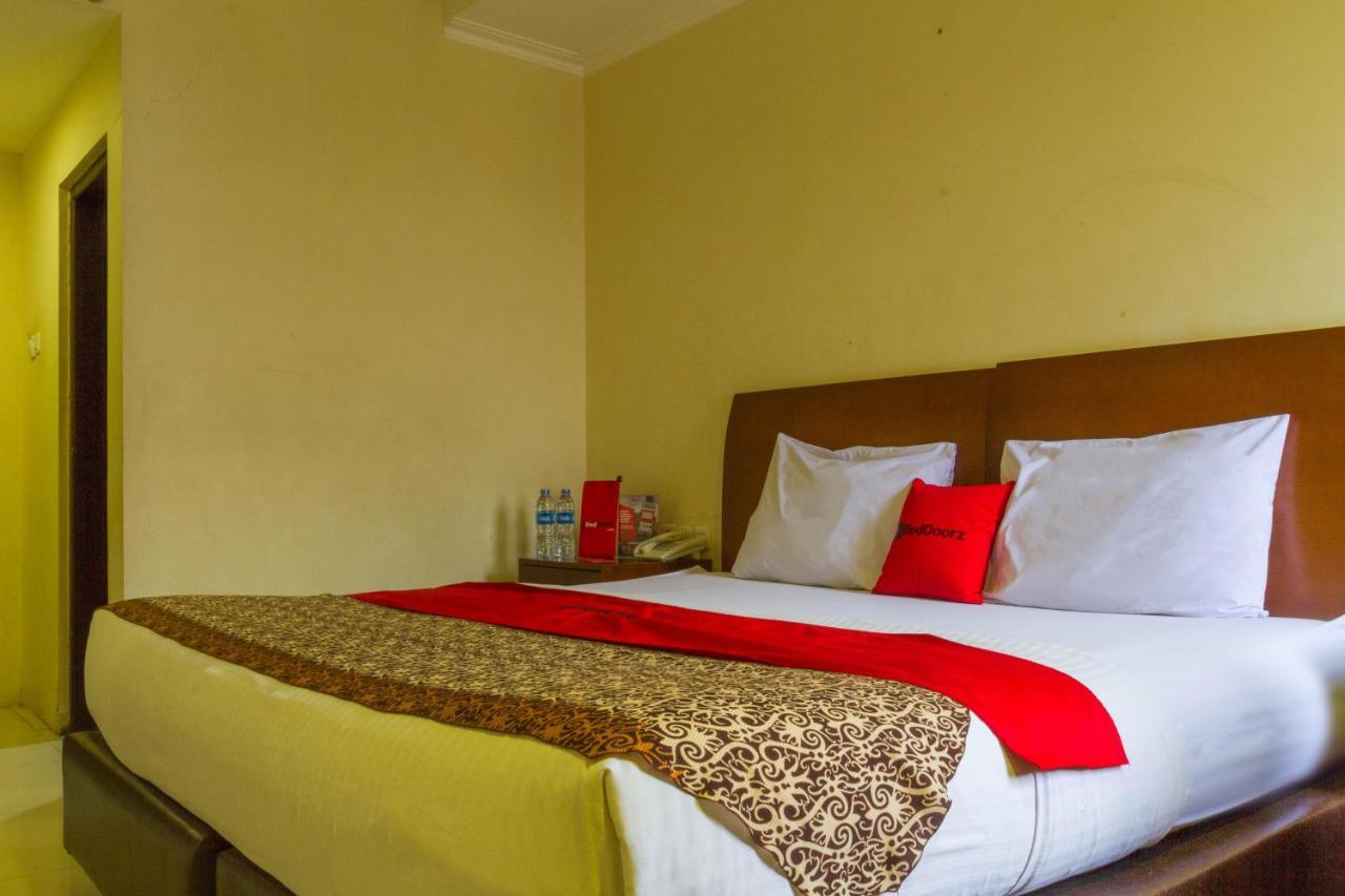 Hotel Reddoorz @ Paskal Hyper Square Bandung Exterior foto